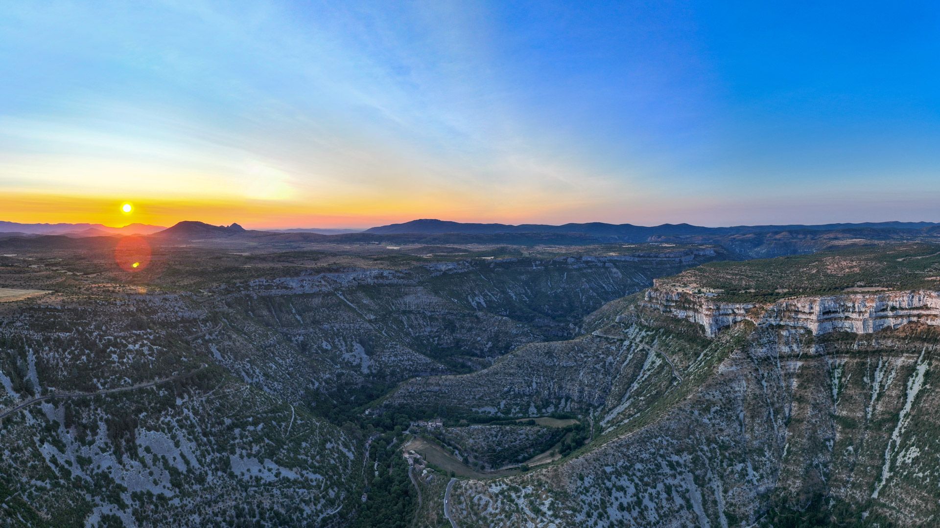 Coucher de soleil sur le Cirque de Navacelle