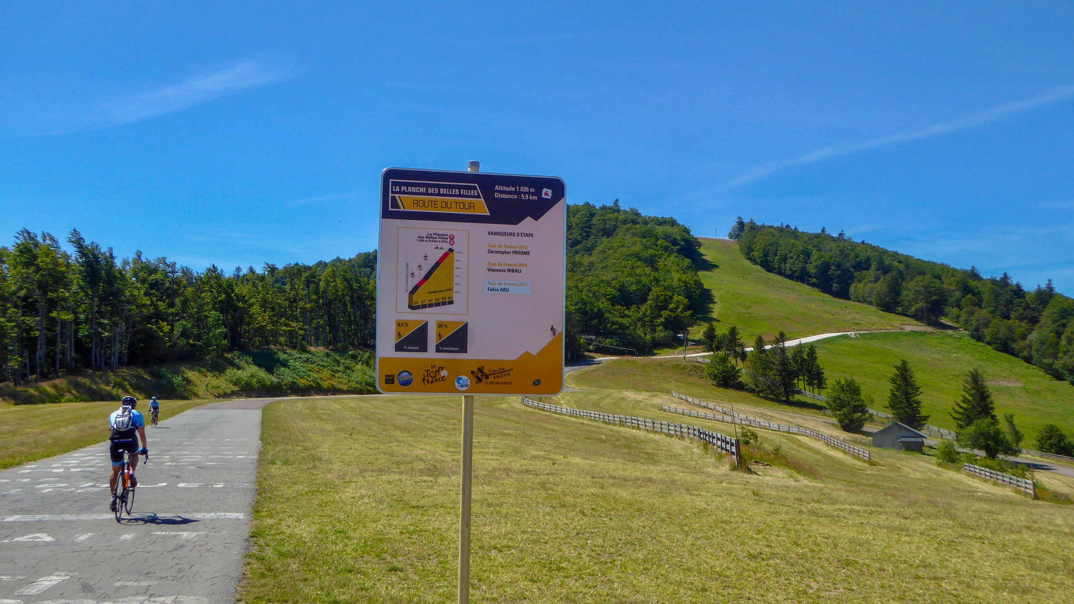panneau informatif aux abords de la route du col de La Planche des Belles Filles, dans les Vosges