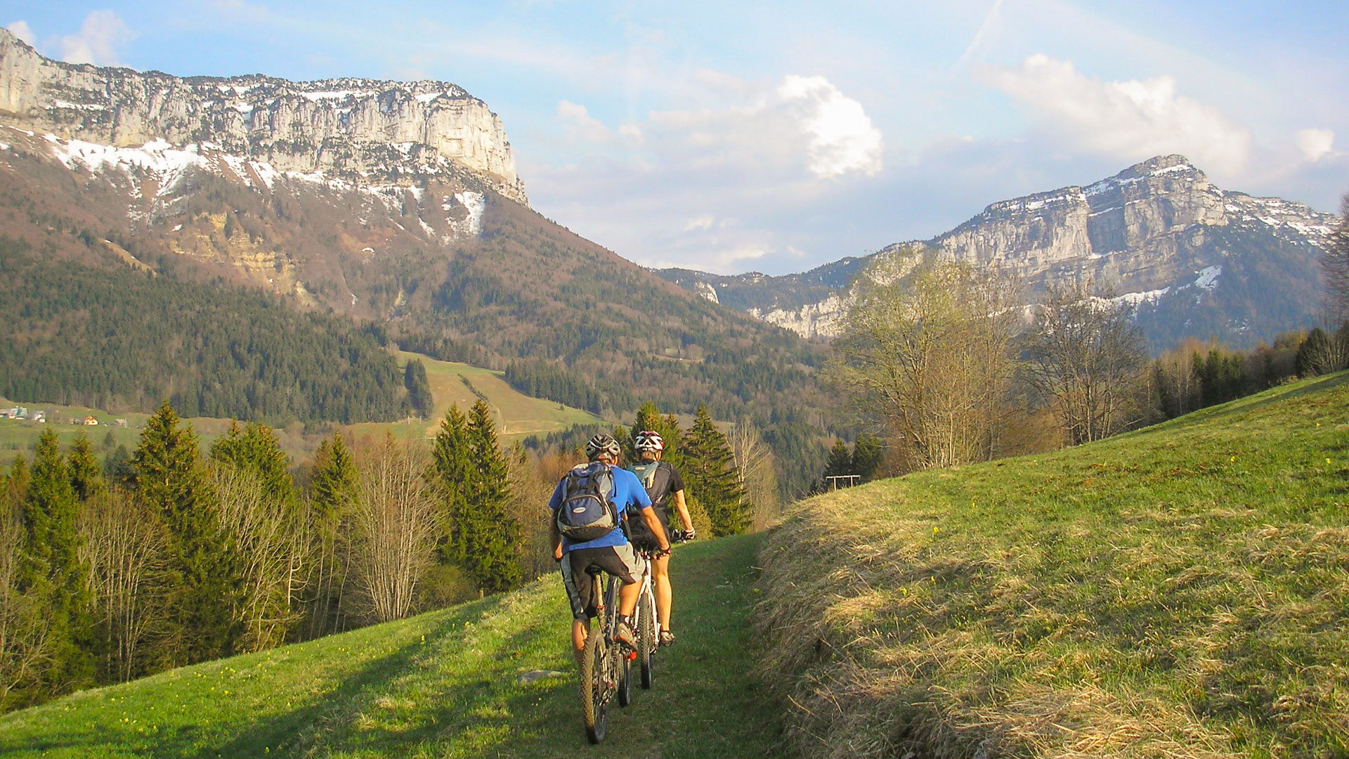 à VTT dans les alpages du Massif de la Chartreuse