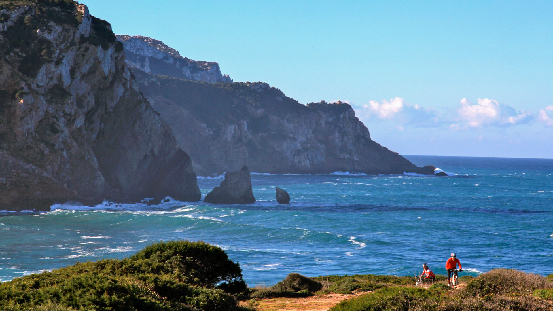 côté rocheuse découpée de l'est de la Sardaigne