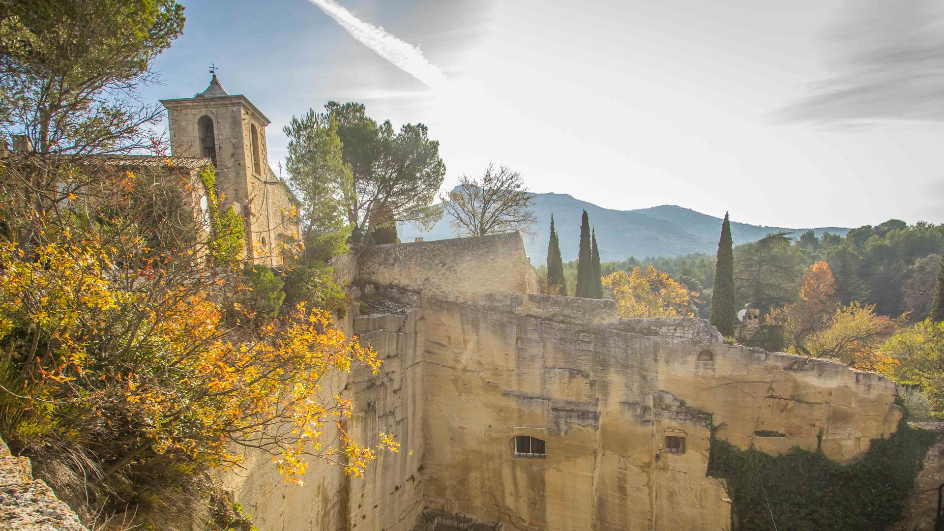 village fortifié dans la région du Luberon