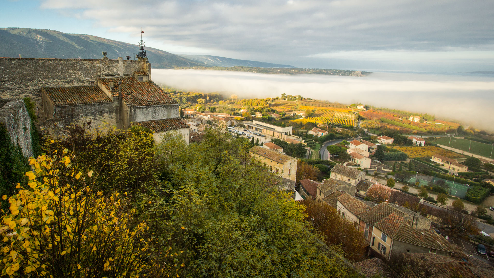 village perché et vignobles et Provence