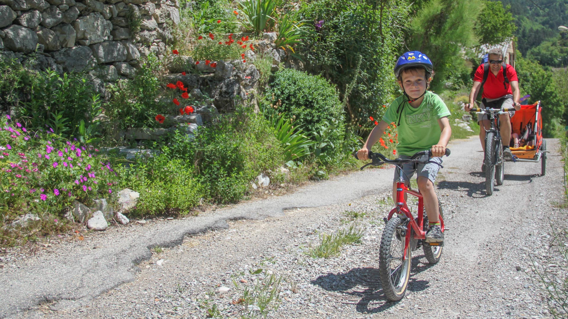 Sur les petites routes de la Drôme à vélo avec les enfants