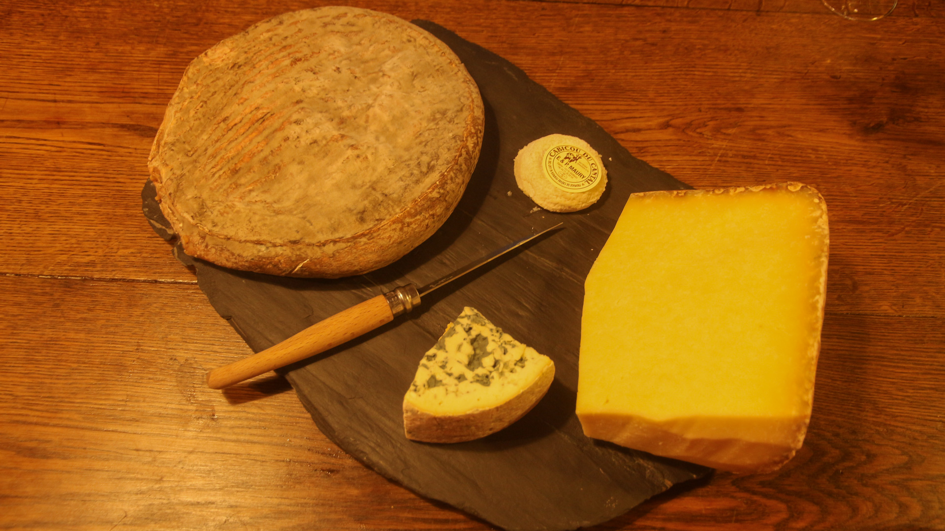 fromages d'Auvergne : St Nectaire, fourme et Cantal