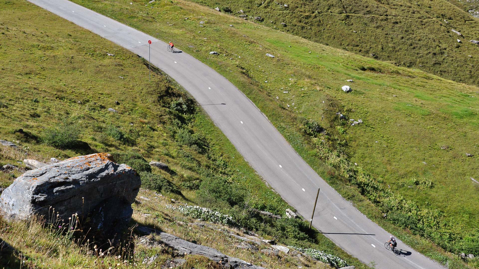ascension cyclo en direction du Cormet de Roselend