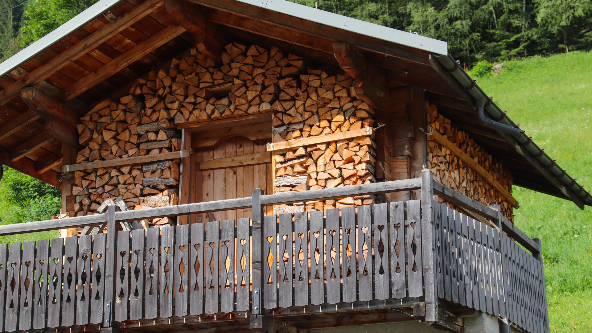 découverte des chalets typiques des Alpes Bernoises