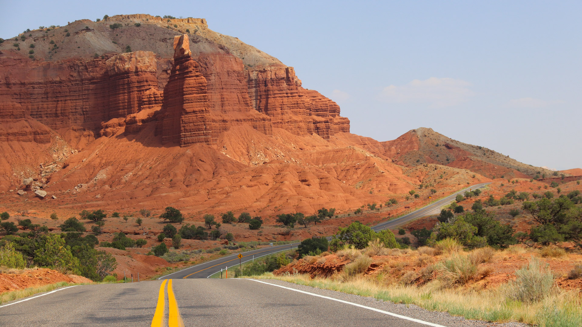 montagne rocailleuse couleur ocre du parc national dans l'ouest américain, dans l’État de l'Utah