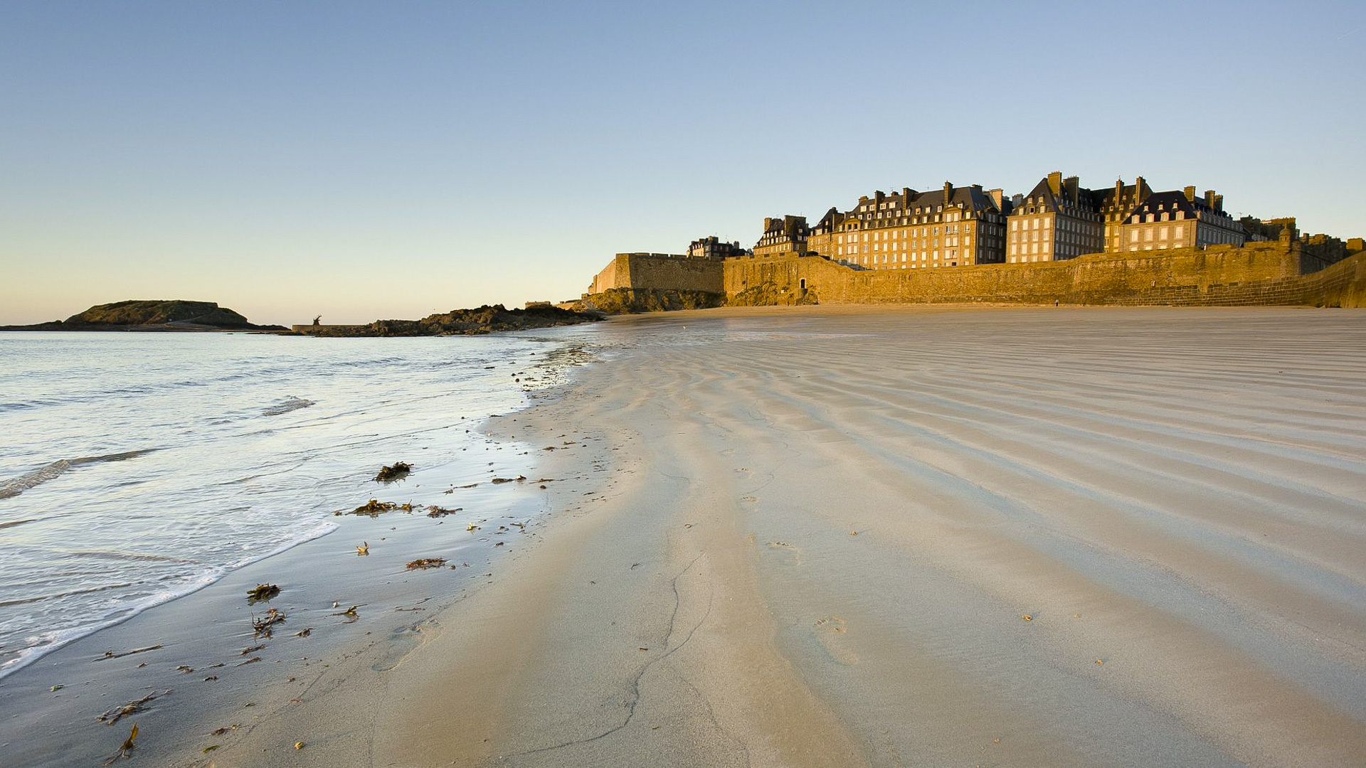 coucher de soleil sur la plage du Mole, à Saint Malo