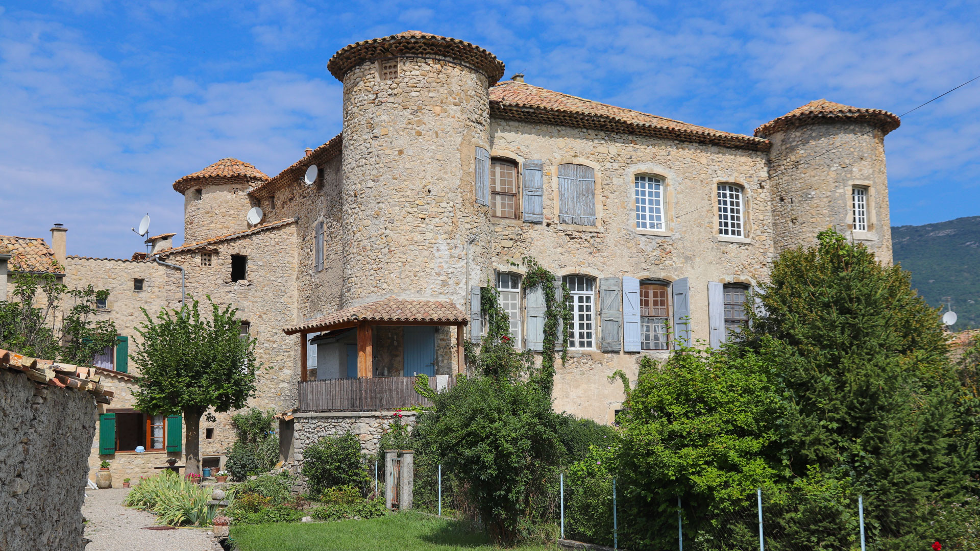 château historique de Lachau