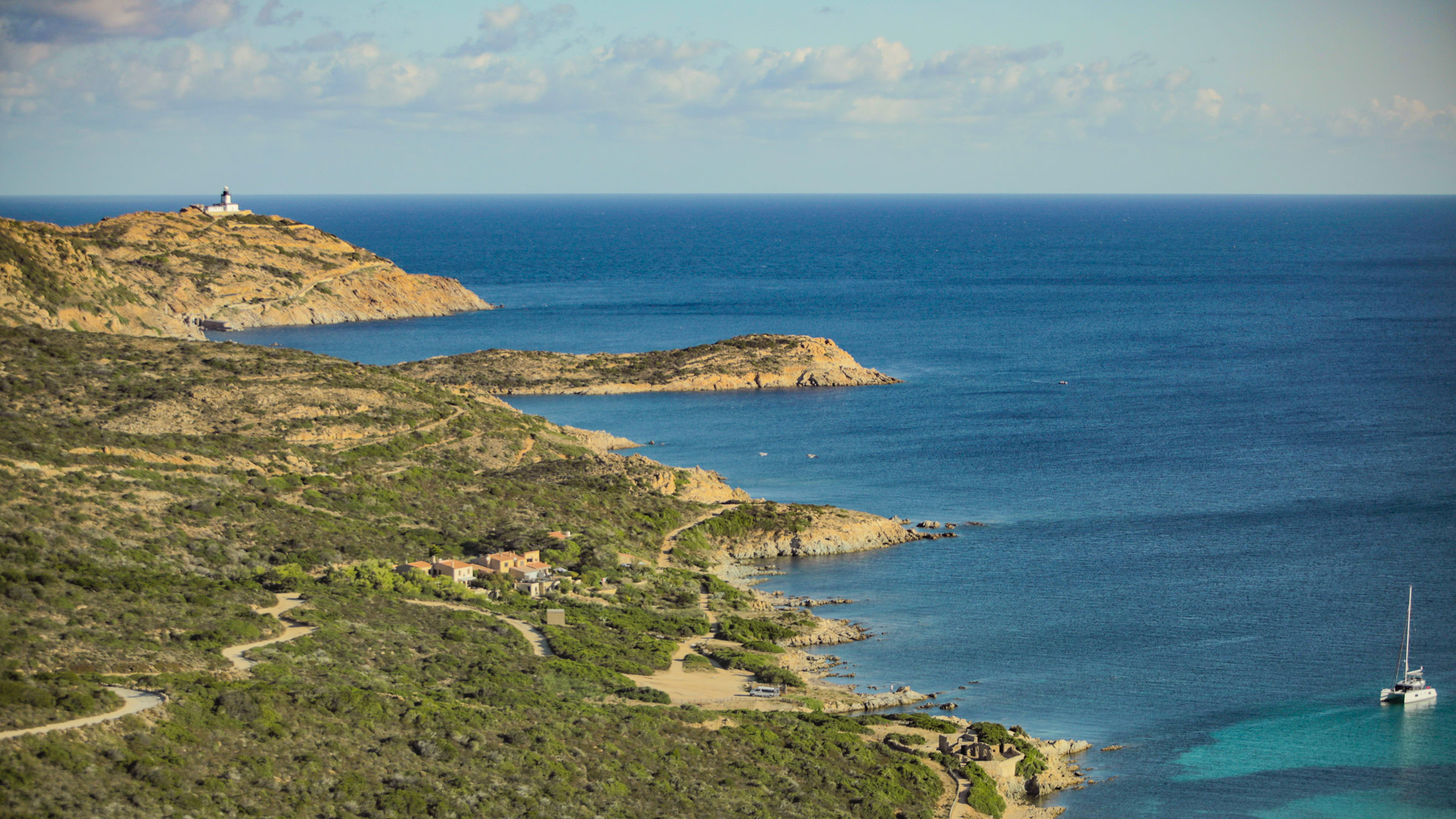 vue sur la côte Corse et la presqu'île de Revellata