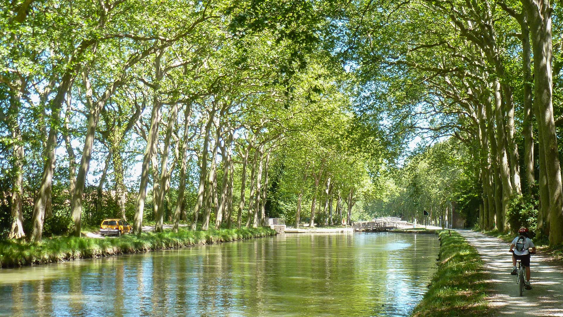 l'agréable voie cyclable du canal de la Garonne