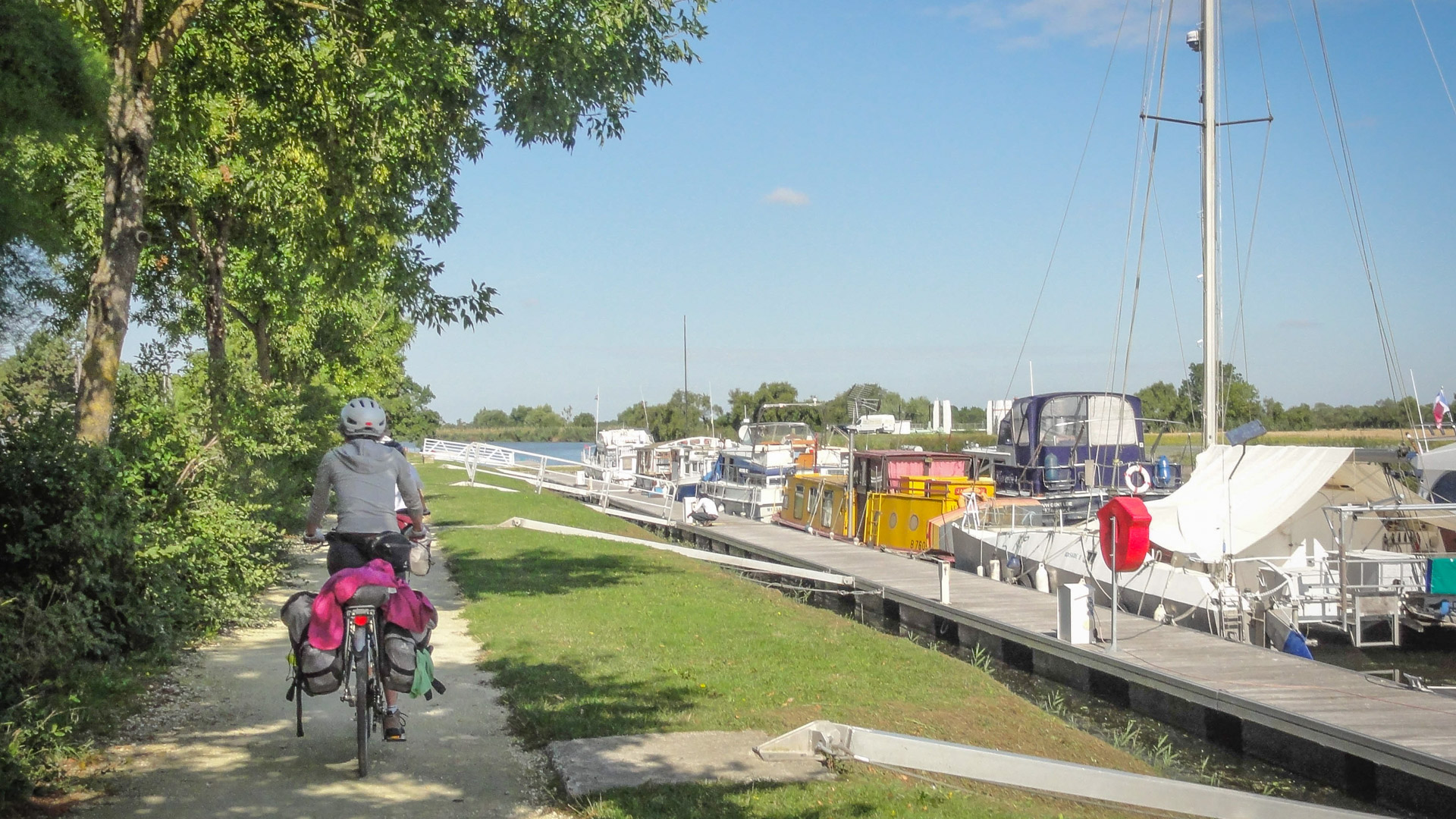 voie cyclable le long de la mer sur la Vélodyssée