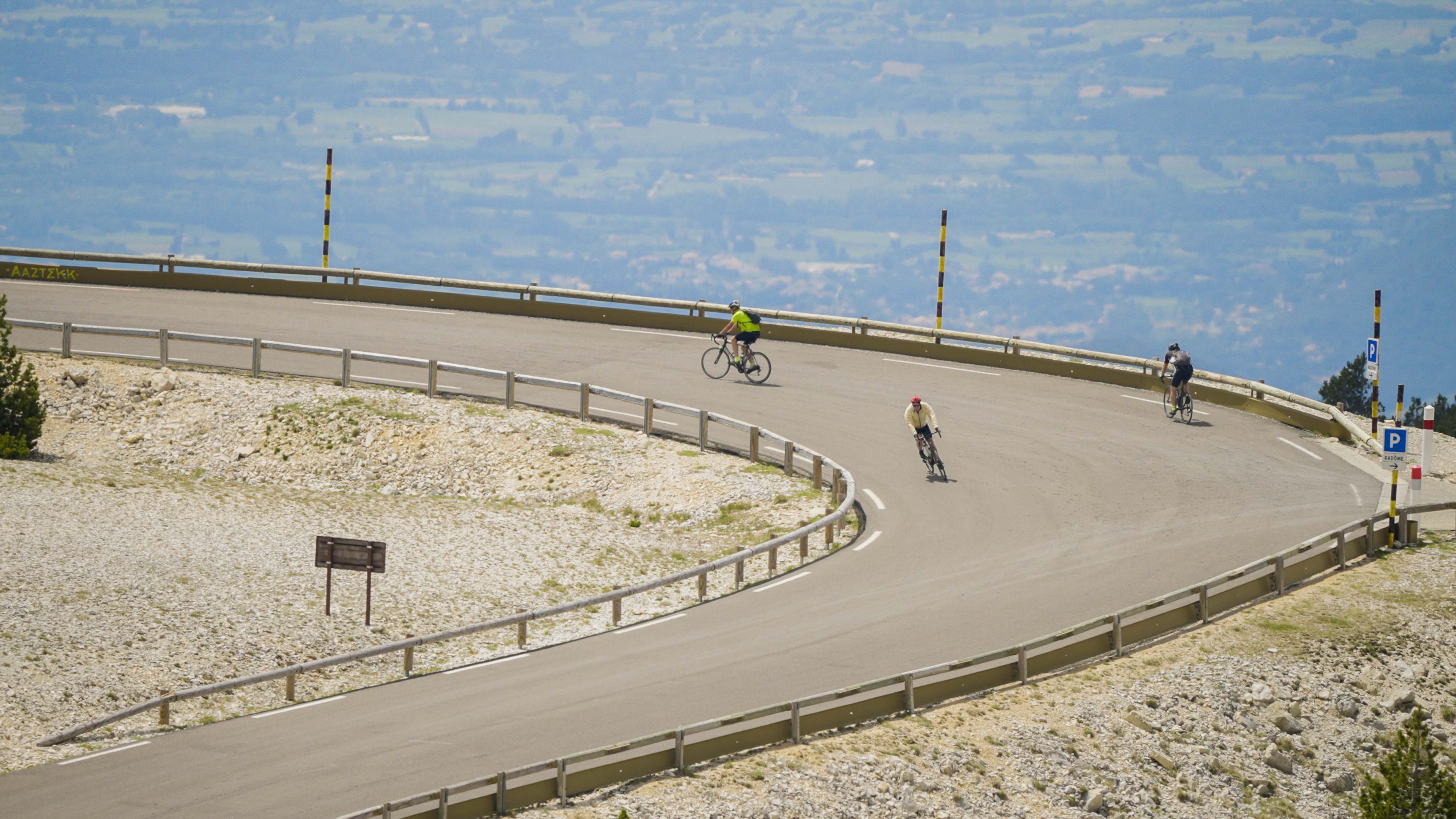 des cyclisrtes sur la route du Mont Ventoux