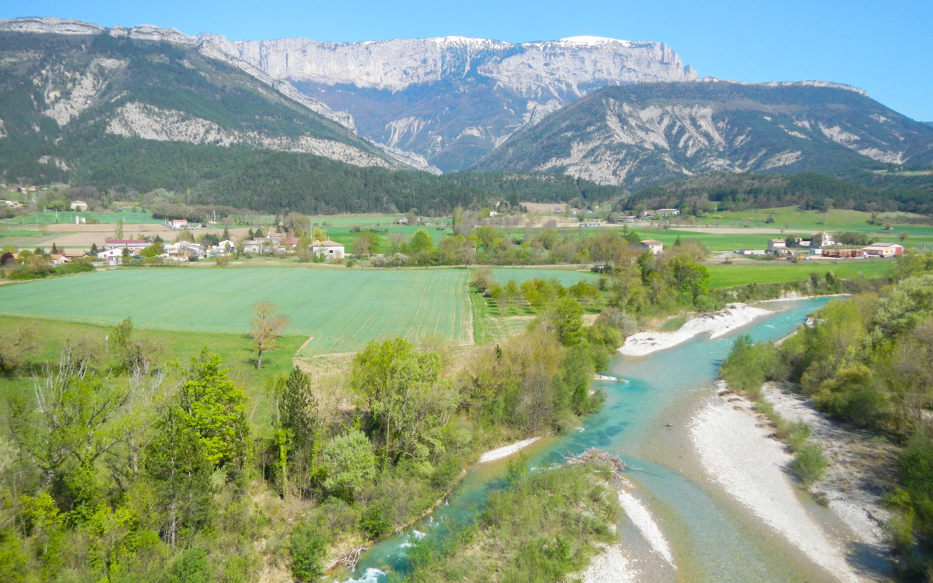 la rivière Drôme au pied du Vercors