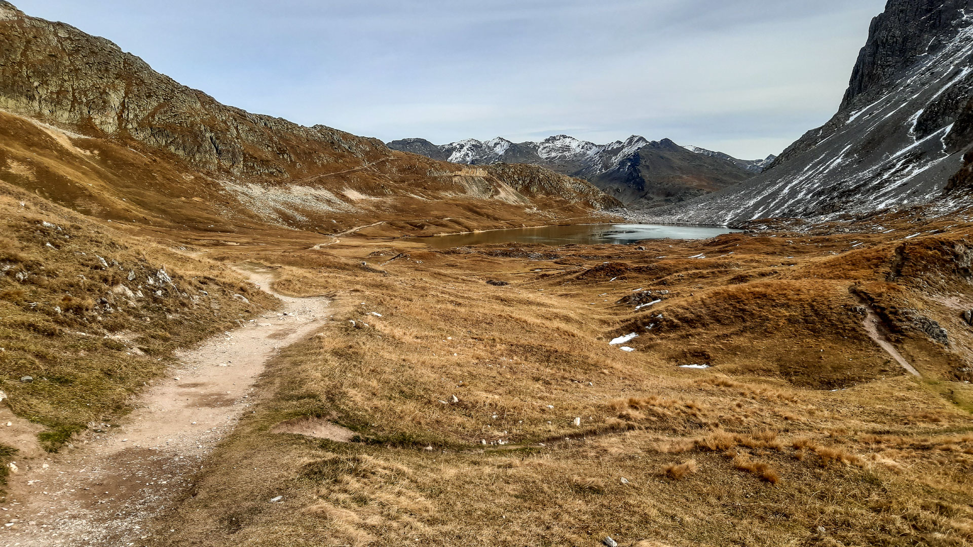 chemin gravel au col des Rochilles en Maurienne