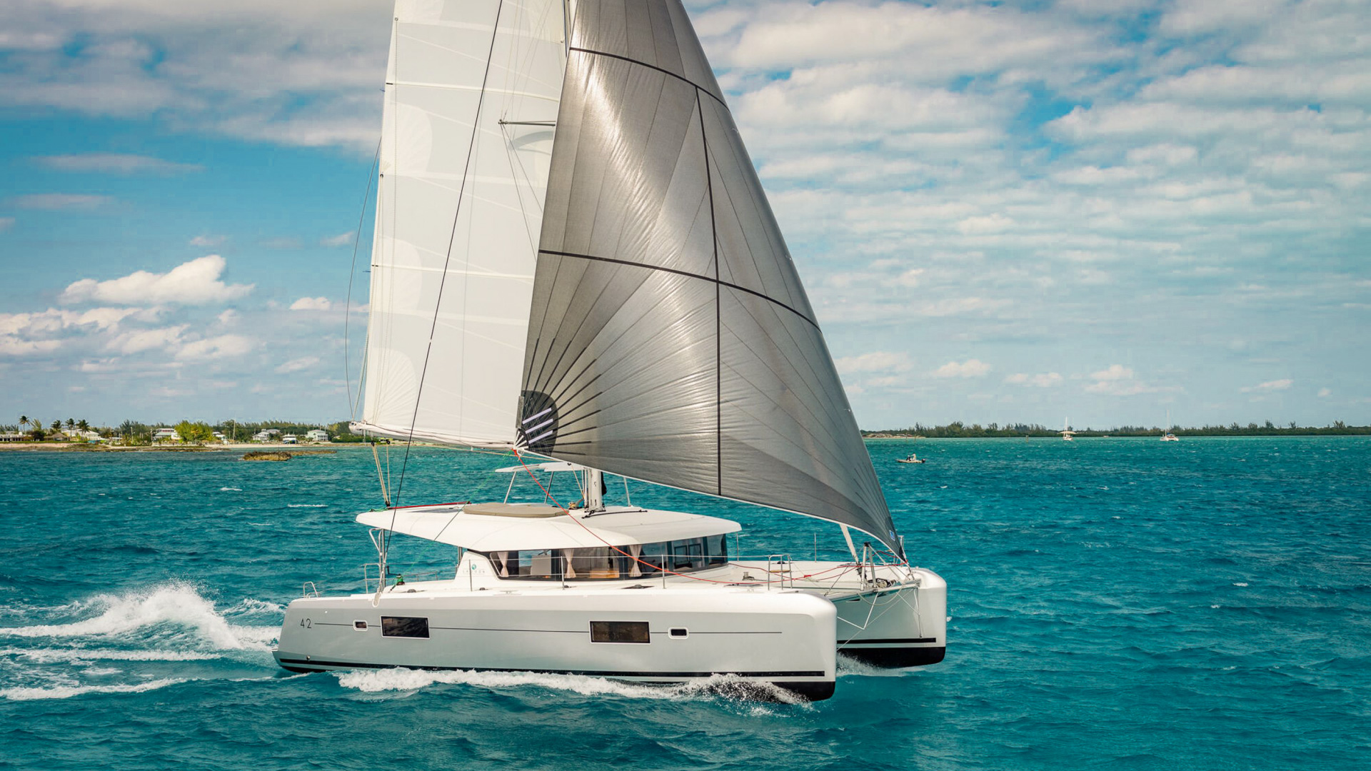 un catamaran moderne et confortable