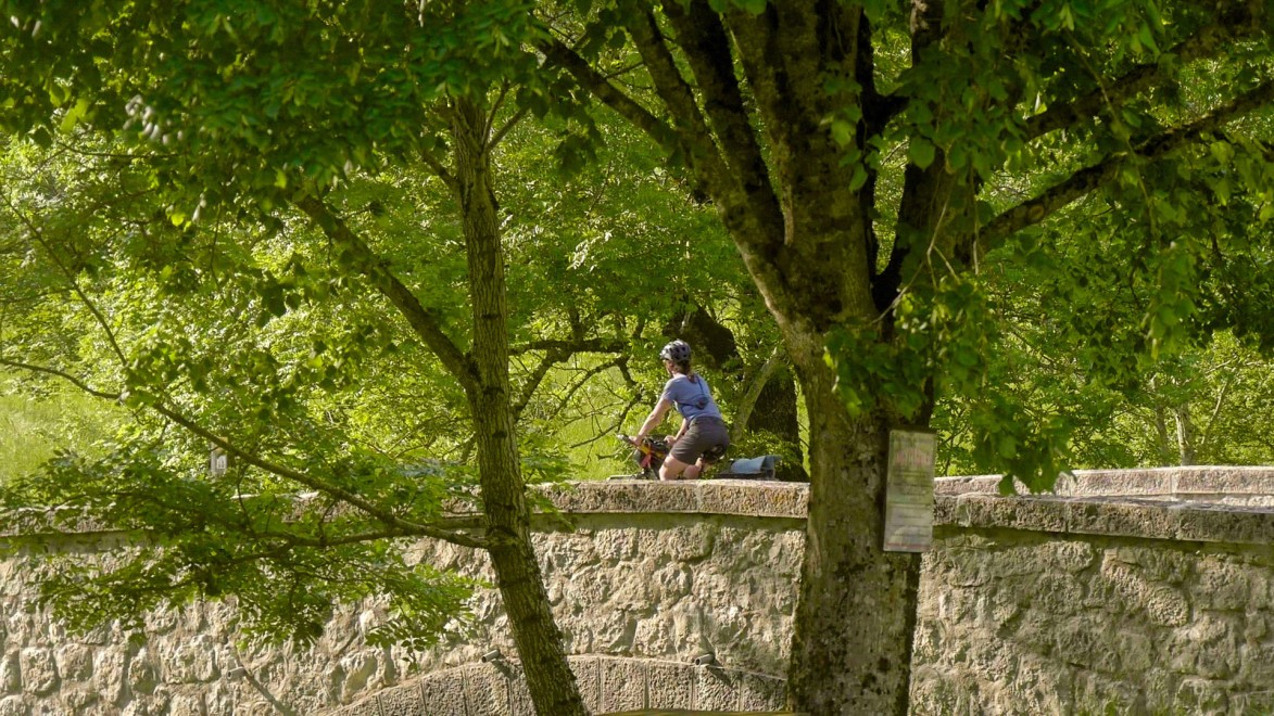 passage sur un pont lors du balade à vélo dans le Vercors