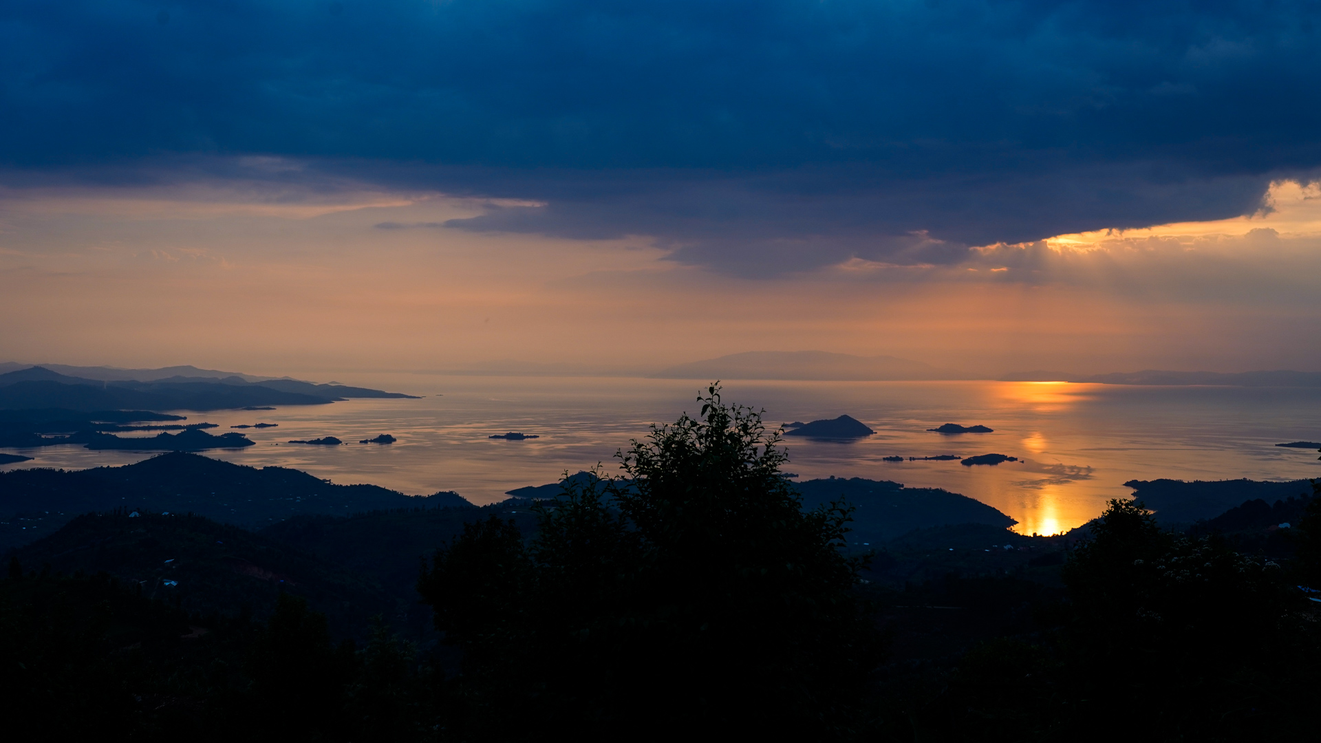 coucher de soleil sur le lac Kivu