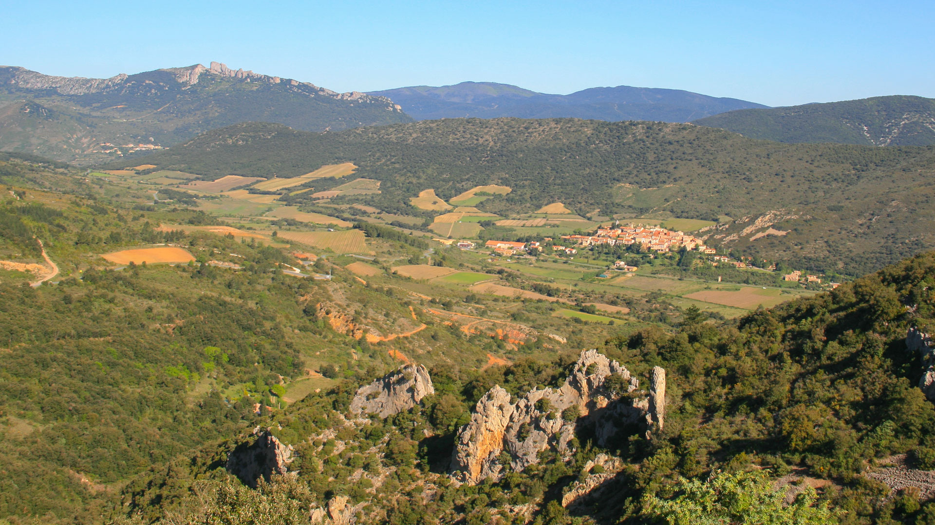 paysage pays cathare