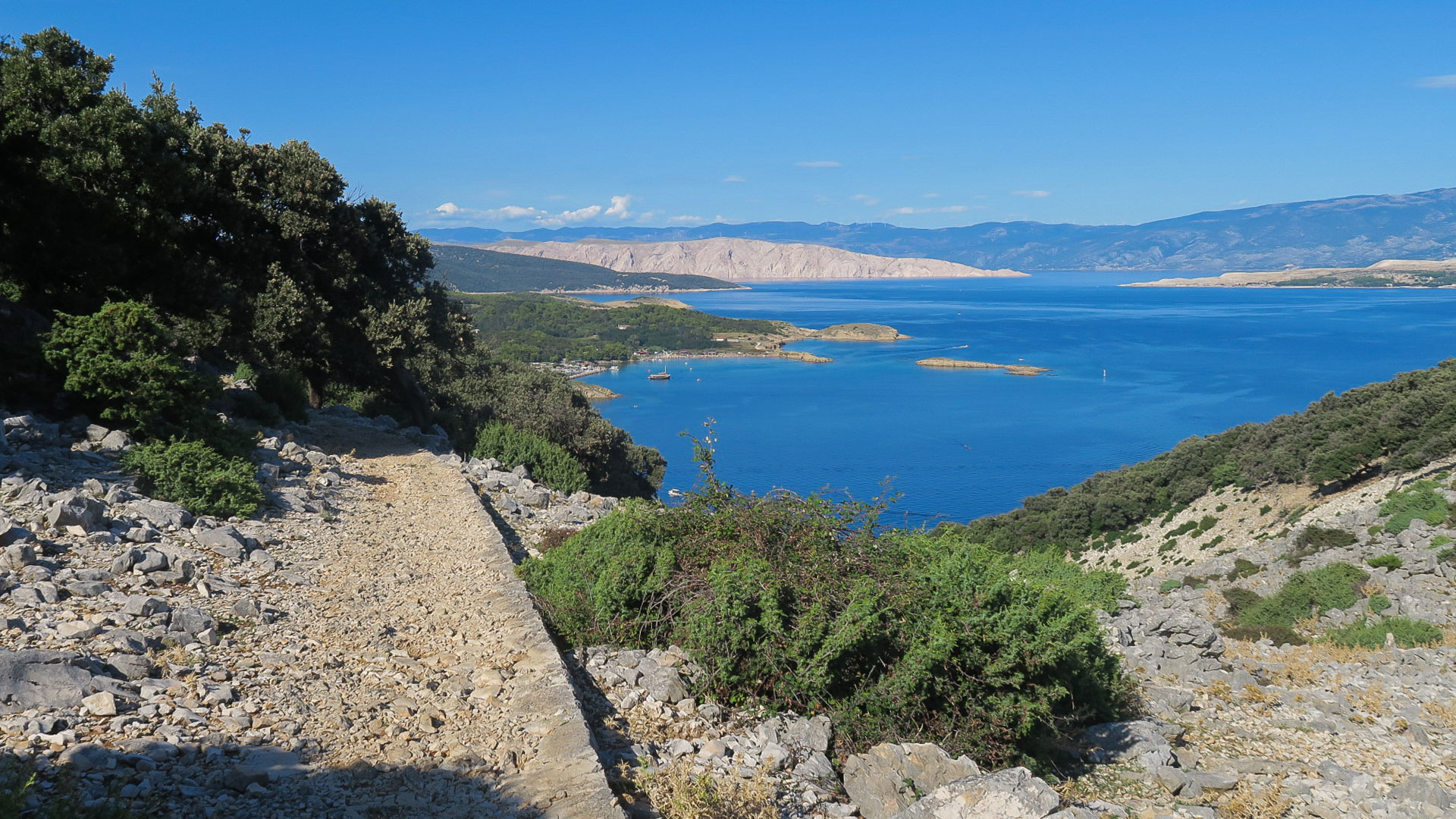 Sentier VTT en balcon sur l'île de Rab à proximité de Lopar