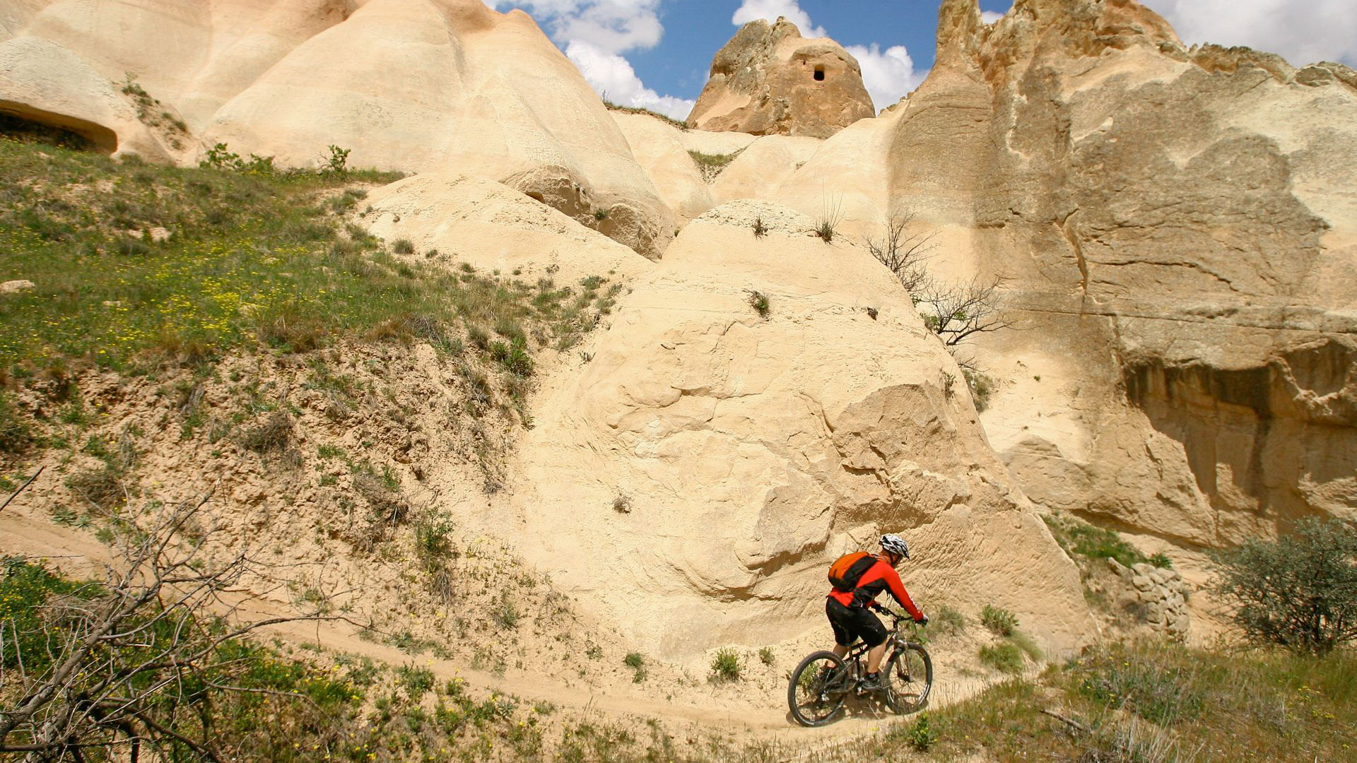 un de ces innombrables single tracks typiques de la Cappadoce