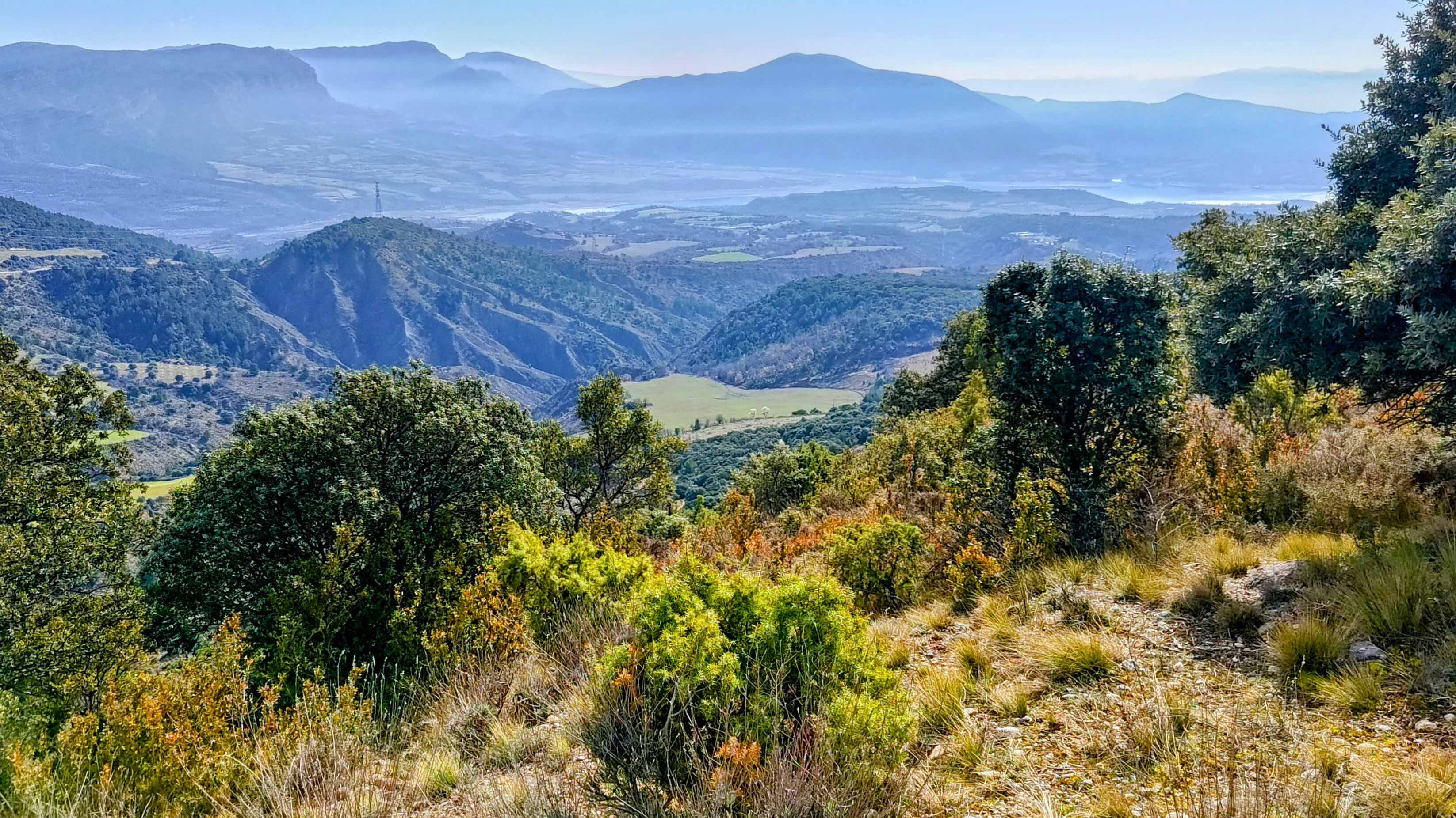 point de vue au bord d'un sentier vtt