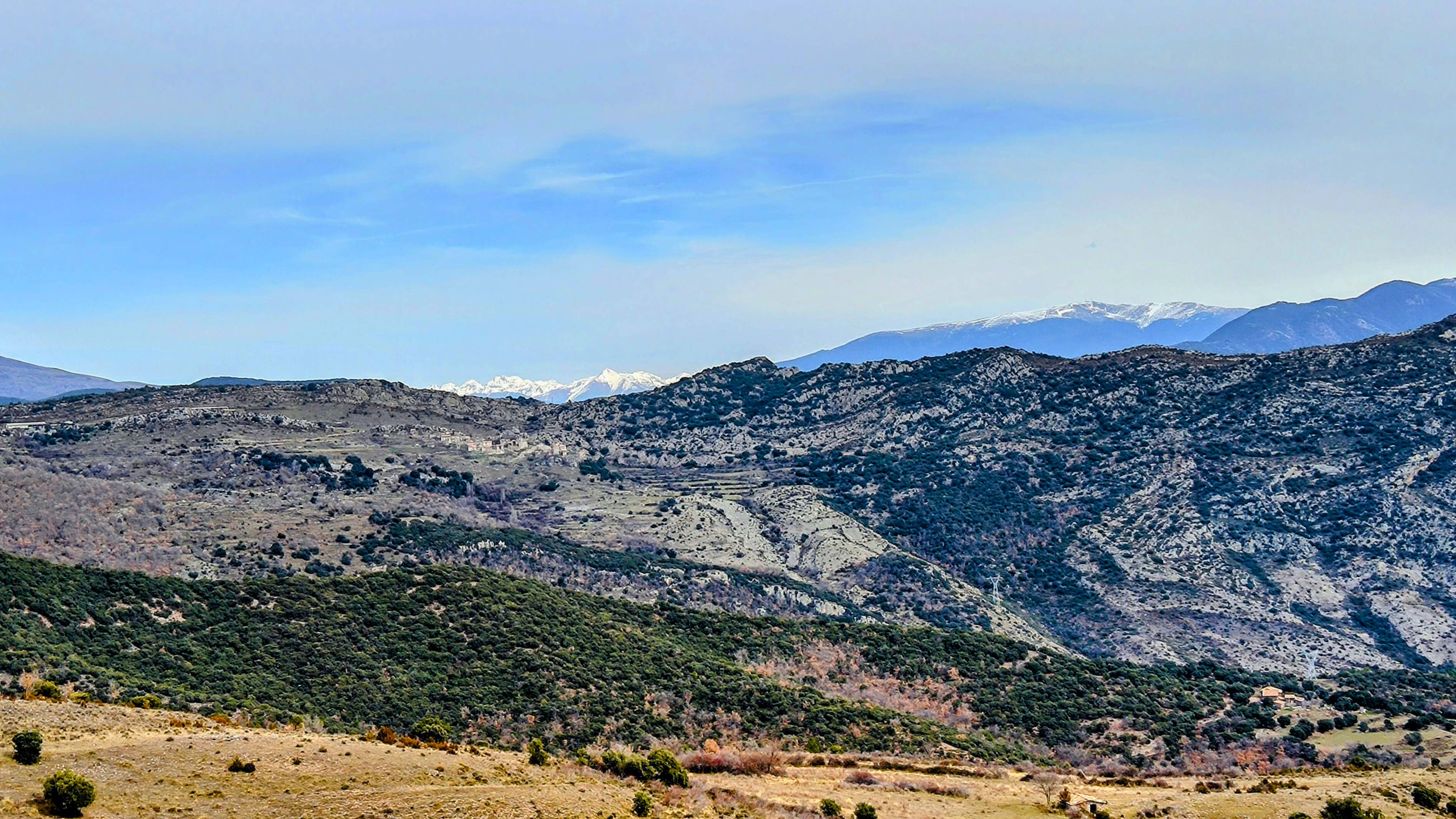 vue sur les sommets des pyrénnées