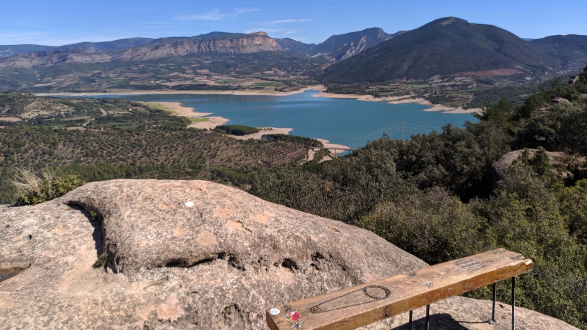 point de vue du le lac de tremp, roques pedales