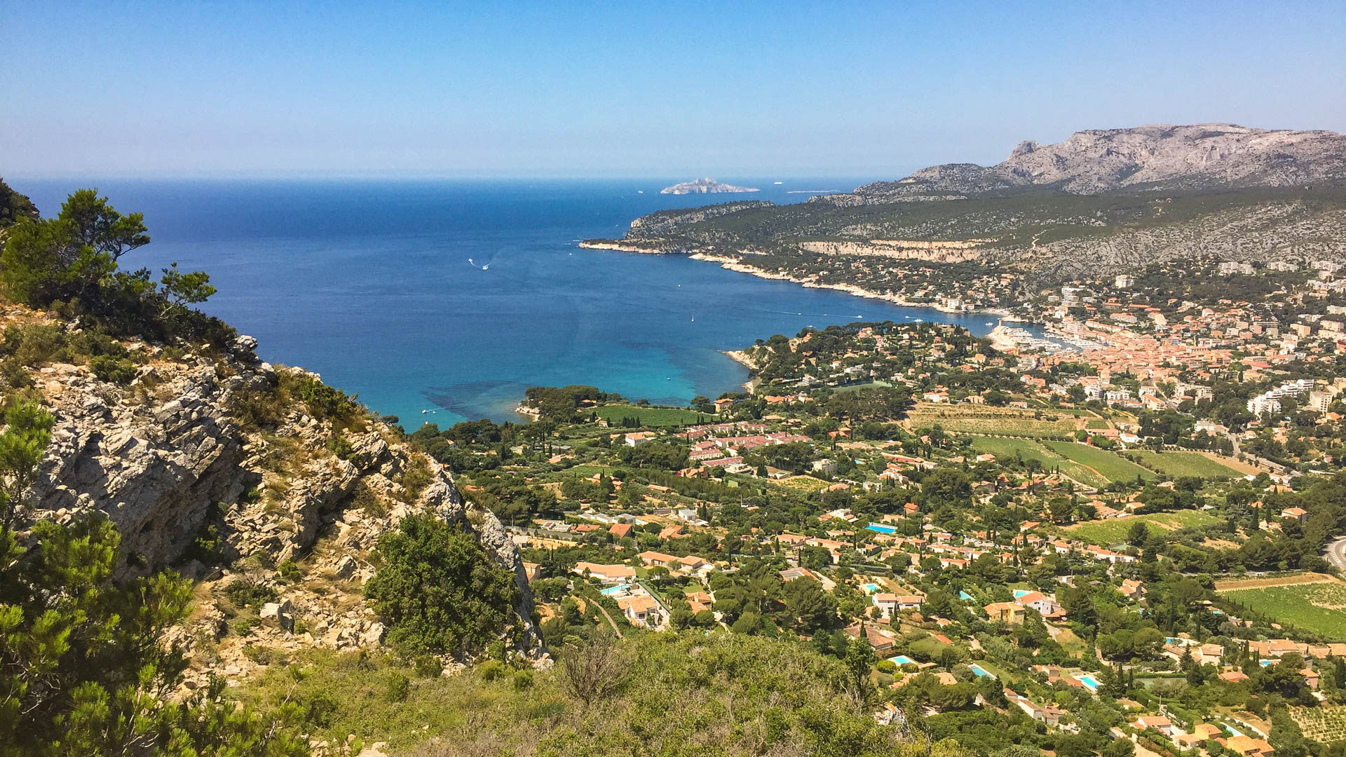 Aperçu de Cassis depuis la Sainte-Baume