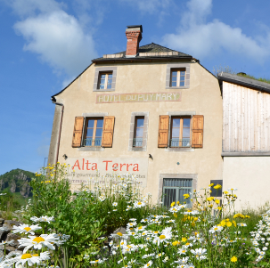 hébergement Alta Terra dans le Cantal