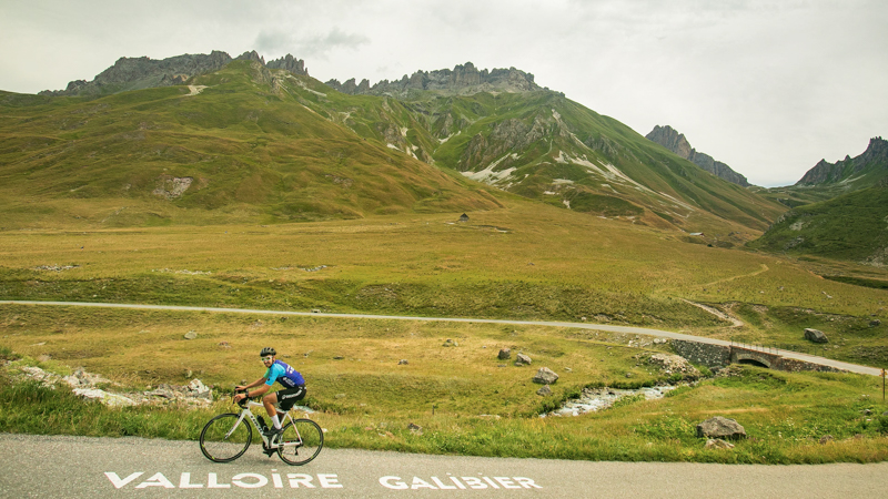 grand col des alpes le galibier