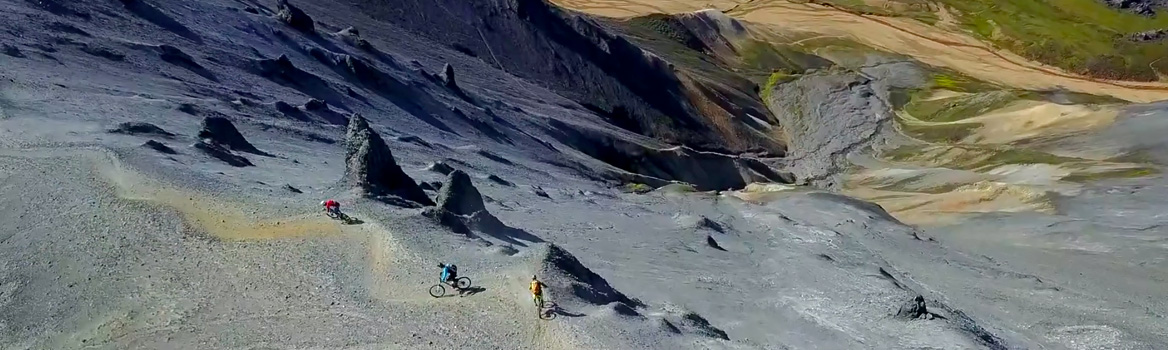 VTT en Islande dans les paysages volcaniques